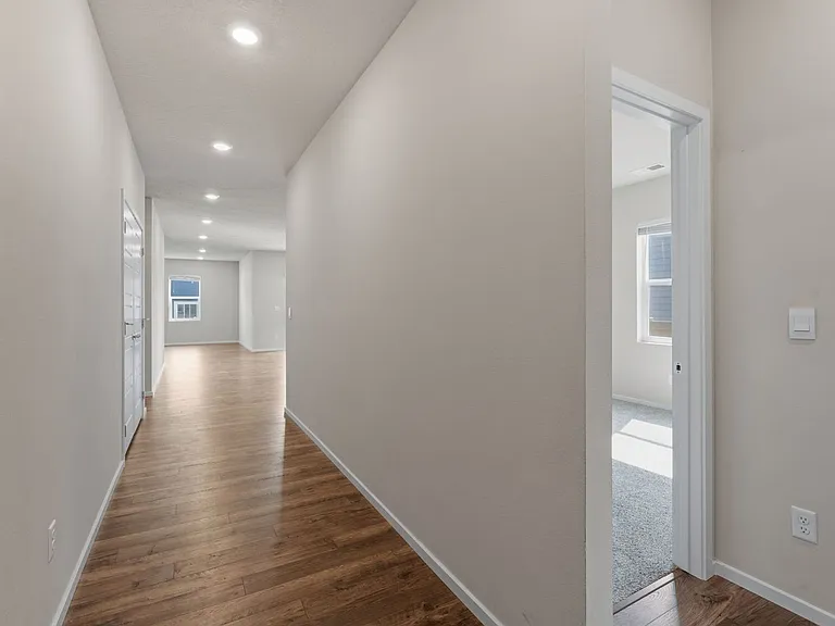 5507 W Georgetown Ln — Photo 24