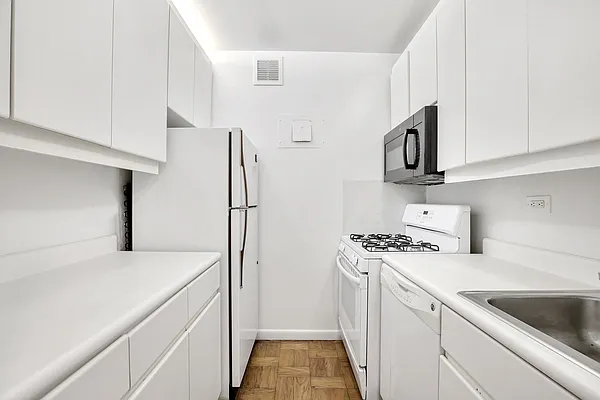 Rented by Corcoran | media 4