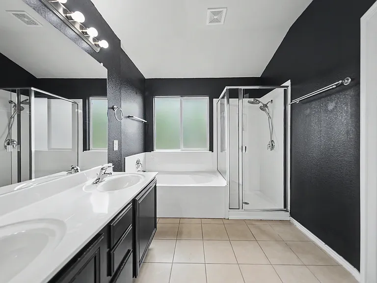 4907 Bayer Hollow Dr — Photo 14