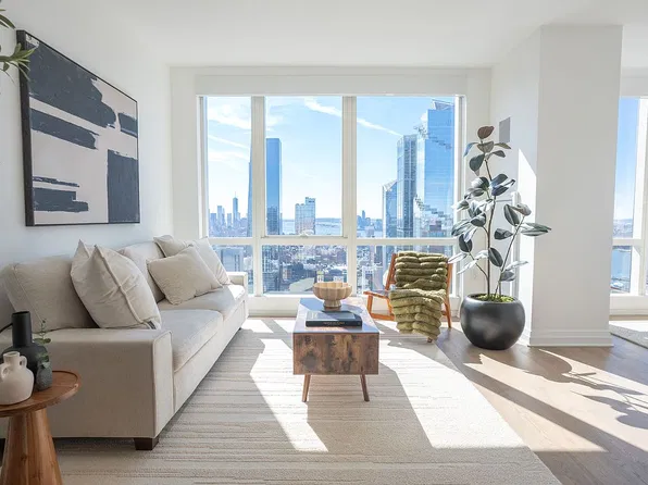 460 W 42nd St #Ph3f, New York, NY 10036