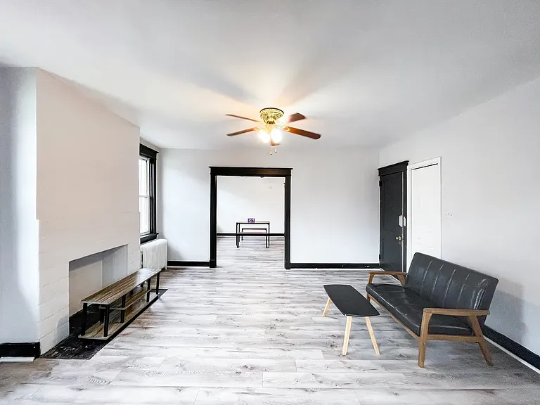 5660 Phillips Ave — Photo 4