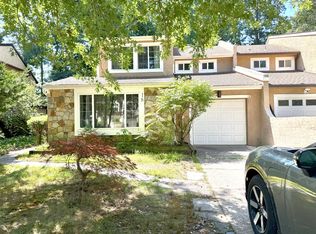 18 Goshawk Ct, Voorhees, NJ 08043
