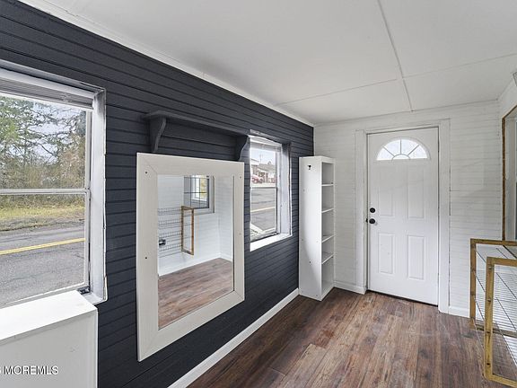 2nd image of 466 Stagecoach Road