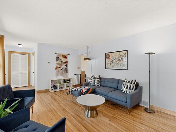 3rd image of 2625 4th Ave NE