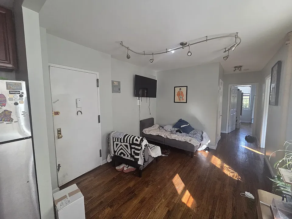 932 Myrtle Ave #21