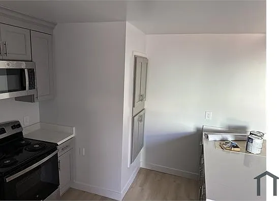 587 105th Ave #8 — Photo 6