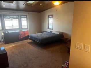 1182 Outer Dr, Fenton, MI 48430