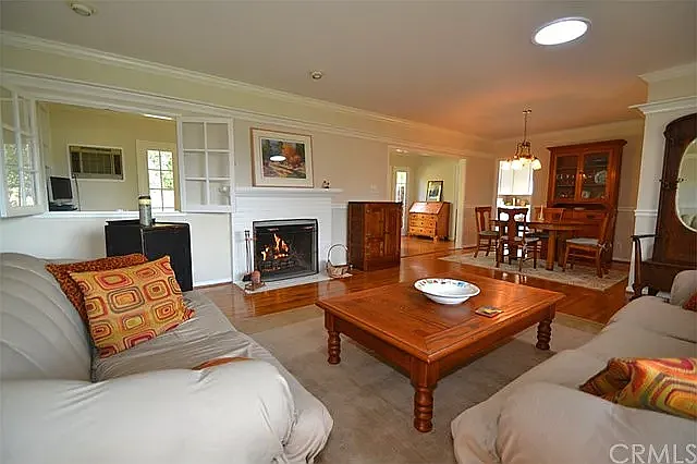 4 bed, 1982 sqft, $7,000 — Photo 2