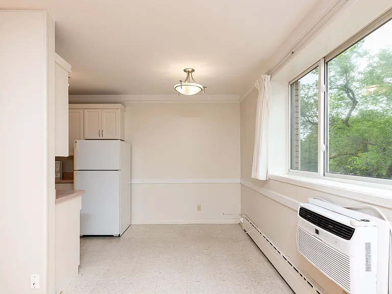 365 Edison Ave #202 — Photo 5