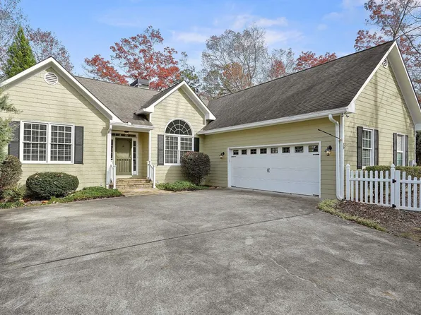 590 Sally Cir, Ellijay, GA 30536