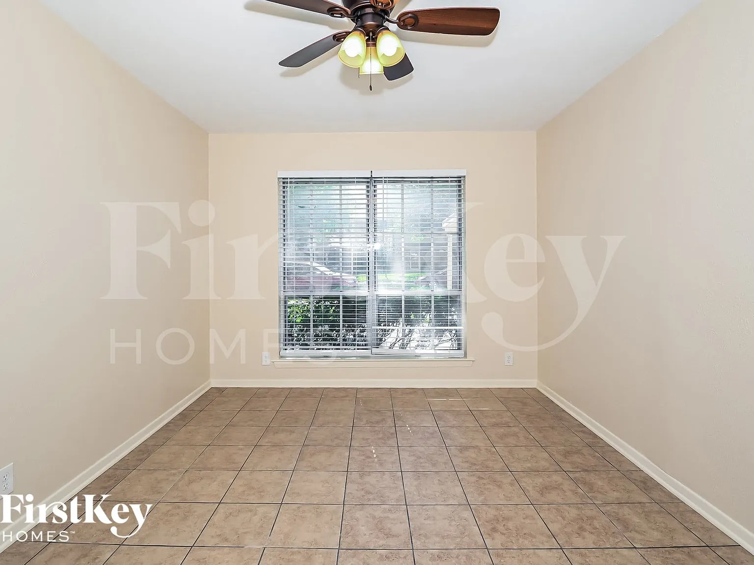 5 bed, 2.0 bath, 2253 sqft, $2,900 — Photo 4