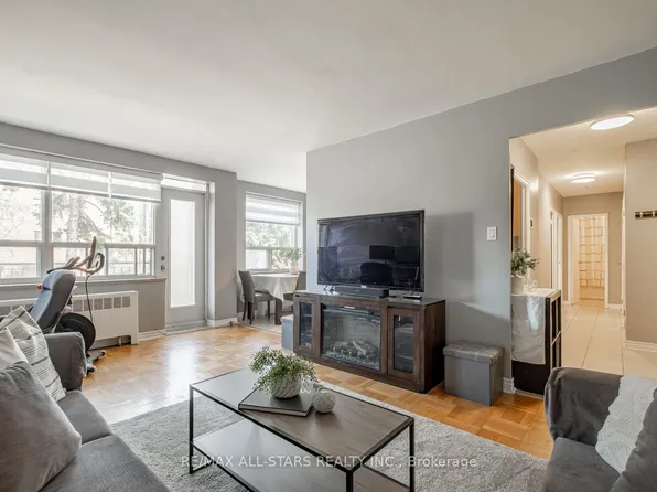 219 Wilson Ave #201, Toronto, ON M5M 3B2