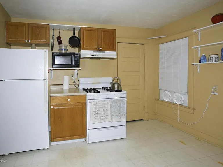 743 Axtell St #2 — Photo 7