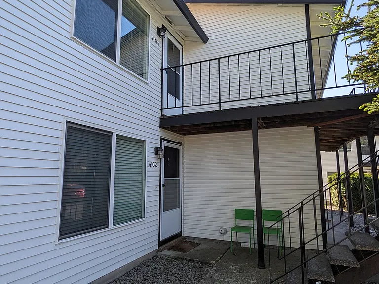 4102-4128 SE Cesar E Chavez Blvd — Photo 41