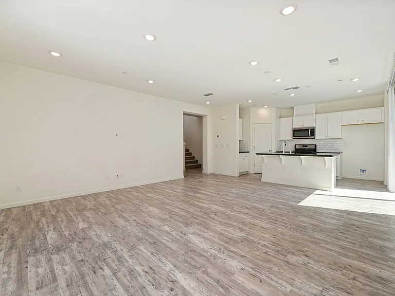 3209 Sunny Gate Ln — Photo 12