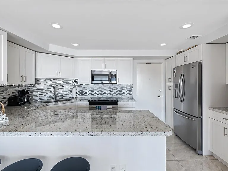 3111 N Ocean Dr #1110 — Photo 8