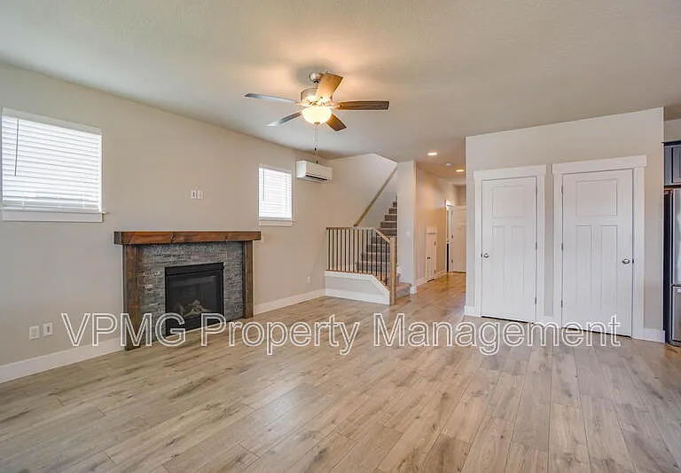 2928 NW 16th St — Photo 12