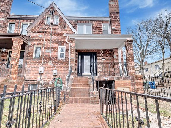 3rd image of 413 Ingraham St NW