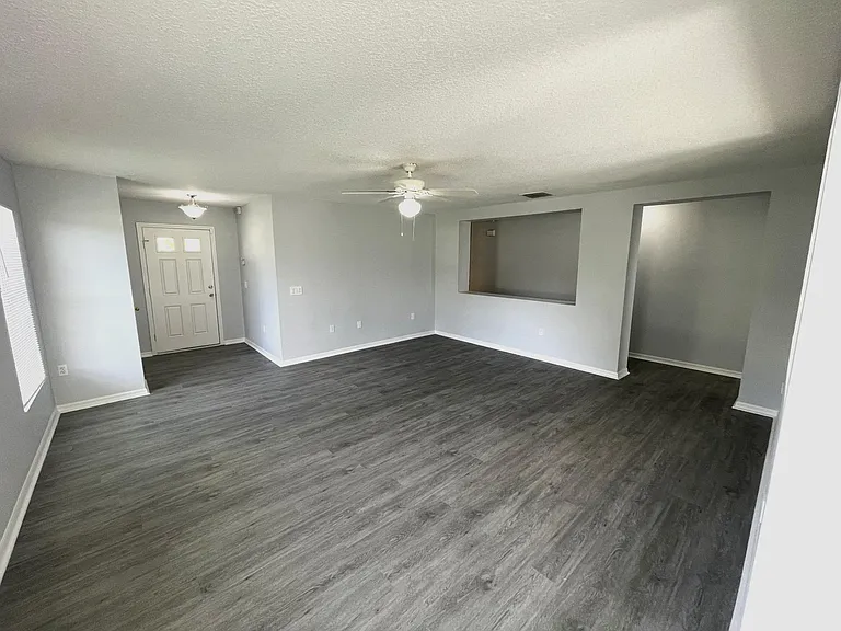 500 Berry James Ct — Photo 5