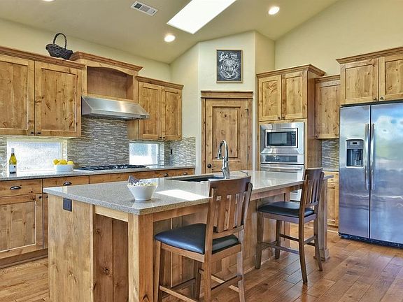 4th image of 3625 Camina Dr