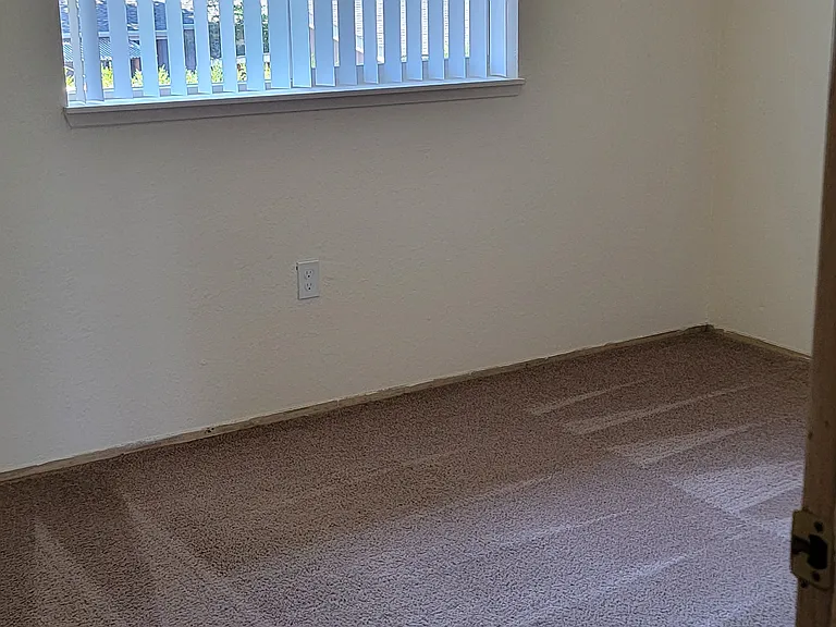 Brittany Crossing Apartments — Photo 11