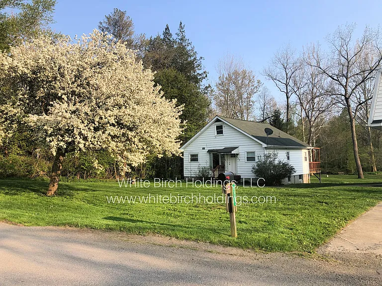 8561 Skinner Rd — Photo 2