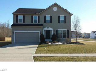 38023 Woodsledge Dr, North Ridgeville, OH 44039