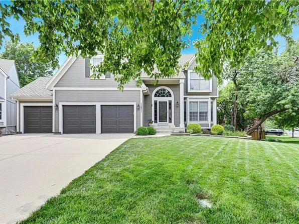 11211 W 132nd Ter, Overland Park, KS 66213