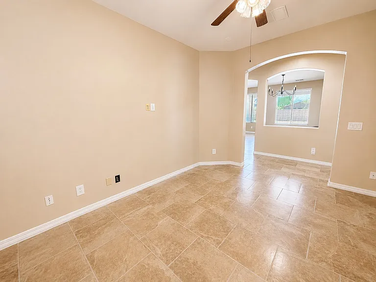 8206 S 22nd Ln — Photo 8