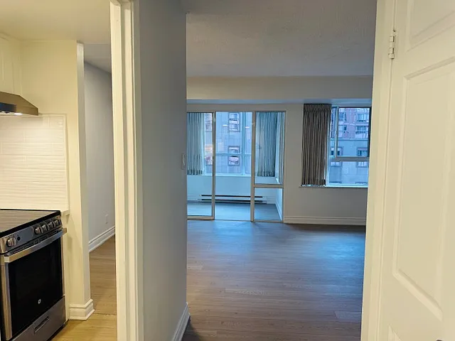 711 Bay St #1318 — Photo 20