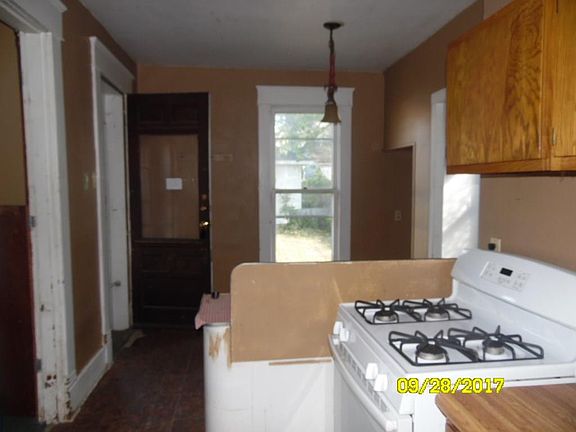 4th image of 316 S Walnut Ave