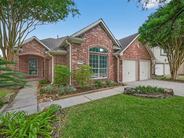 11210 Stoney Meadow Dr, Houston, TX 77095