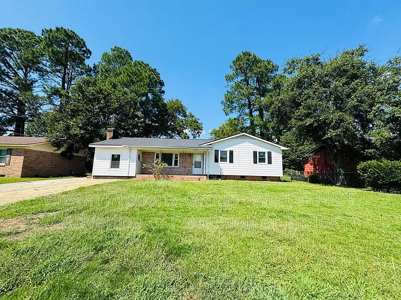 3 bed, 2.5 bath, 1816 sqft, $1,795 — Photo 2