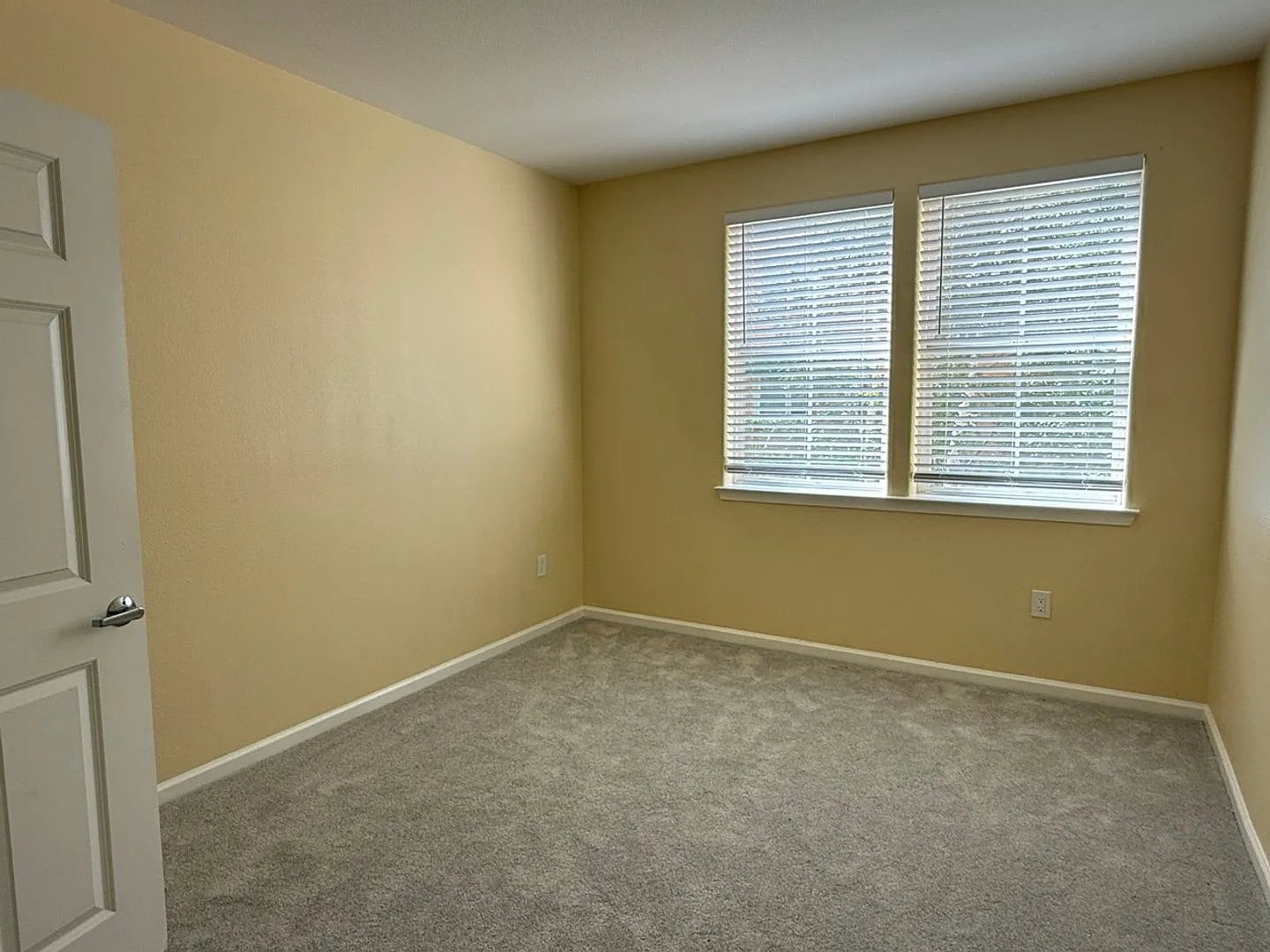 Luxurious Midtown Plaza 2 Bedroom 2 Bath Condo — Photo 4
