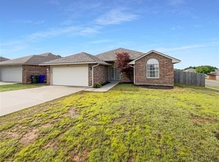 800 Shadowhill St, Norman, OK 73071