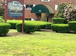 133 Creek St APT 1, Wrentham, MA 02093