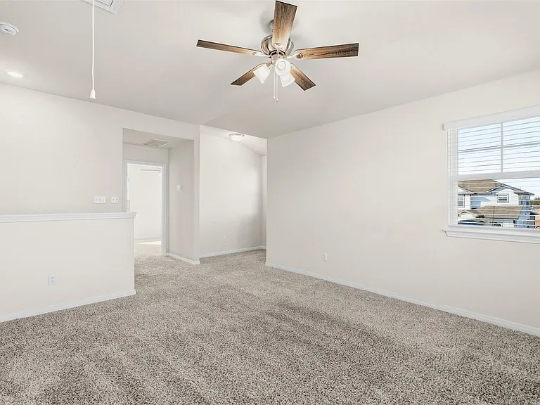 520 Loriner Way — Photo 23