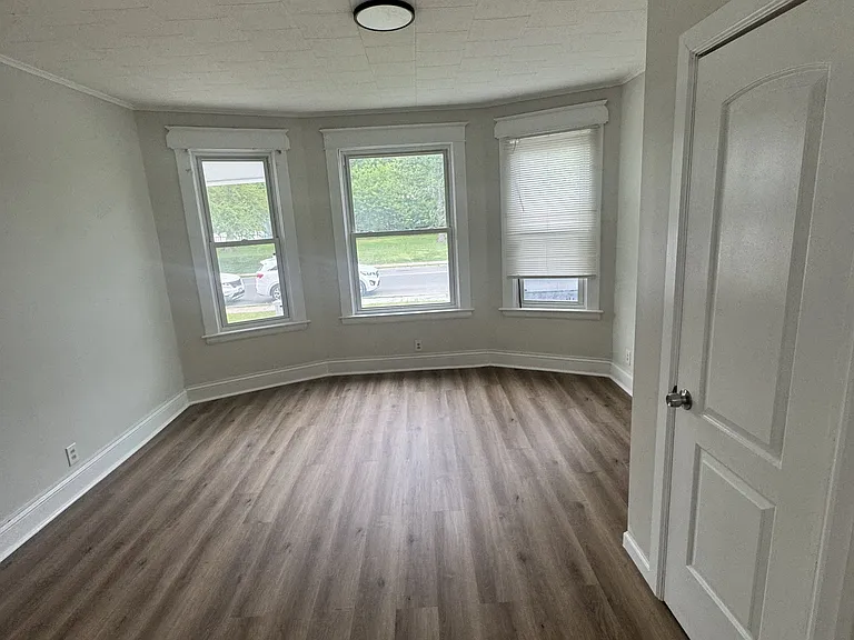 2410 Campbell Ave #1 — Photo 9