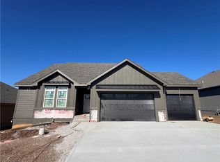 11802 E 231st St, Peculiar, MO 64078