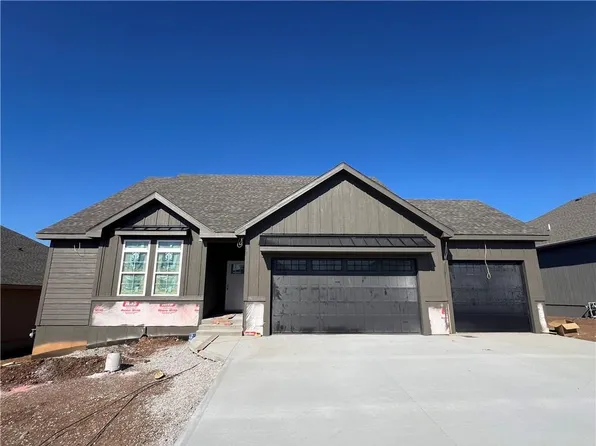 11802 E 231st St, Peculiar, MO 64078