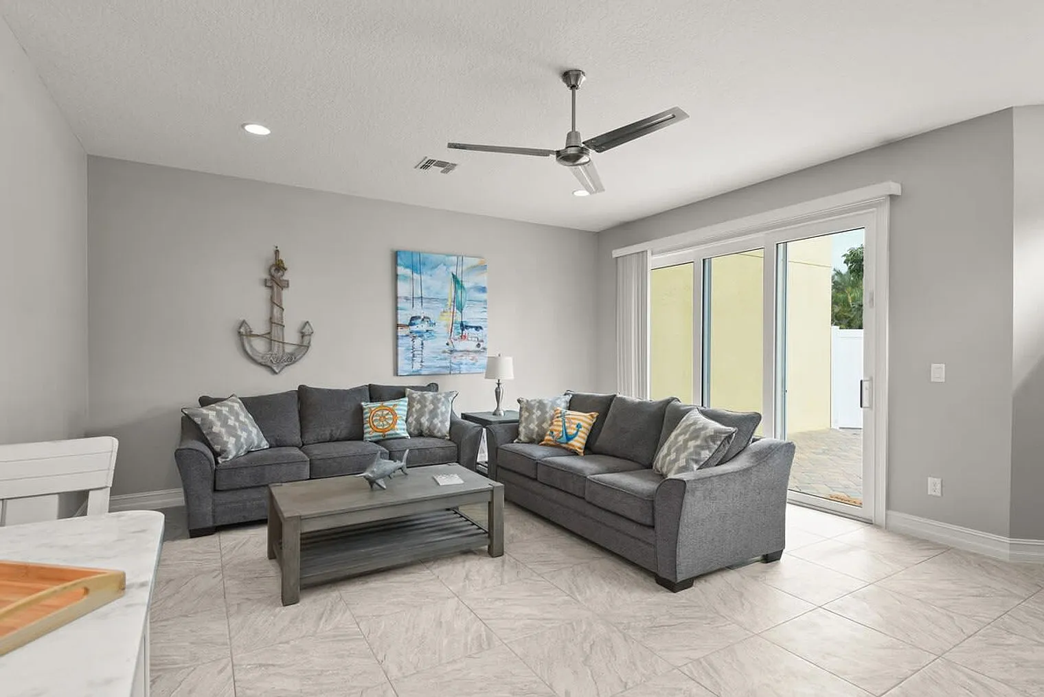 3 bed, 2.0 bath, 3552 sqft, $6,786 — Photo 1