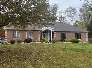 6 Country Club Dr, Richeyville, PA 15358