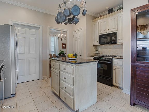 5th image of 325 Mill Pond Dr