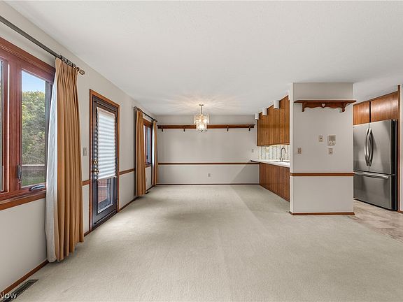4th image of 32665 Willowbrook Ln