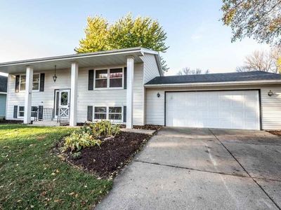 513 Linda Dr, Eagle Lake, MN, 56024