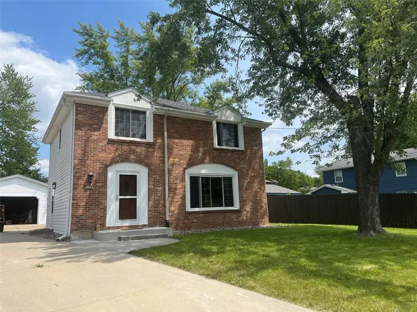 138 E Maxwelton Dr, Des Moines, IA 50315