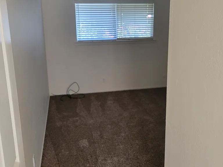 360-364 McKenzie Dr #1 — Photo 12