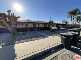 501 Cedar Pl, Hemet, CA