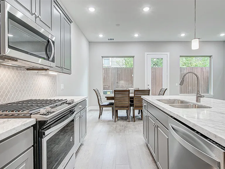 5105 Pine Reach Dr — Photo 10