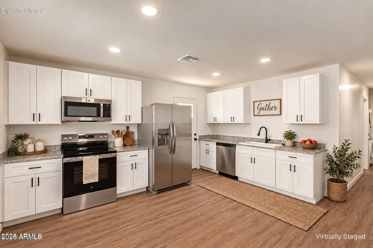 3 bed, 2.0 bath, 1007 sqft, $1,800 — Photo 1
